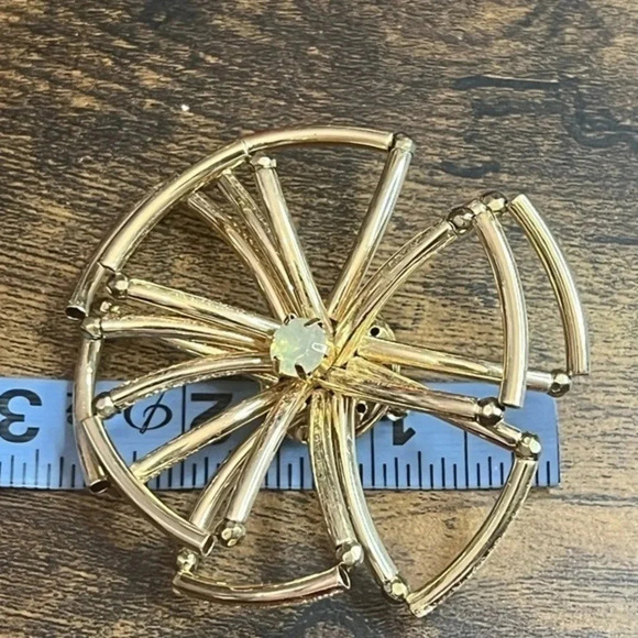 3-D Floral Goldtone Brooch Pin - Picture 7 of 7